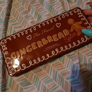 Too faced gingerbread palette